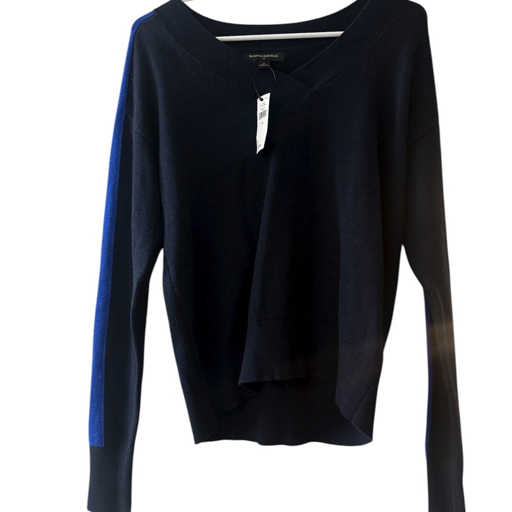 Banana Republic V-Neck Sweater NWT